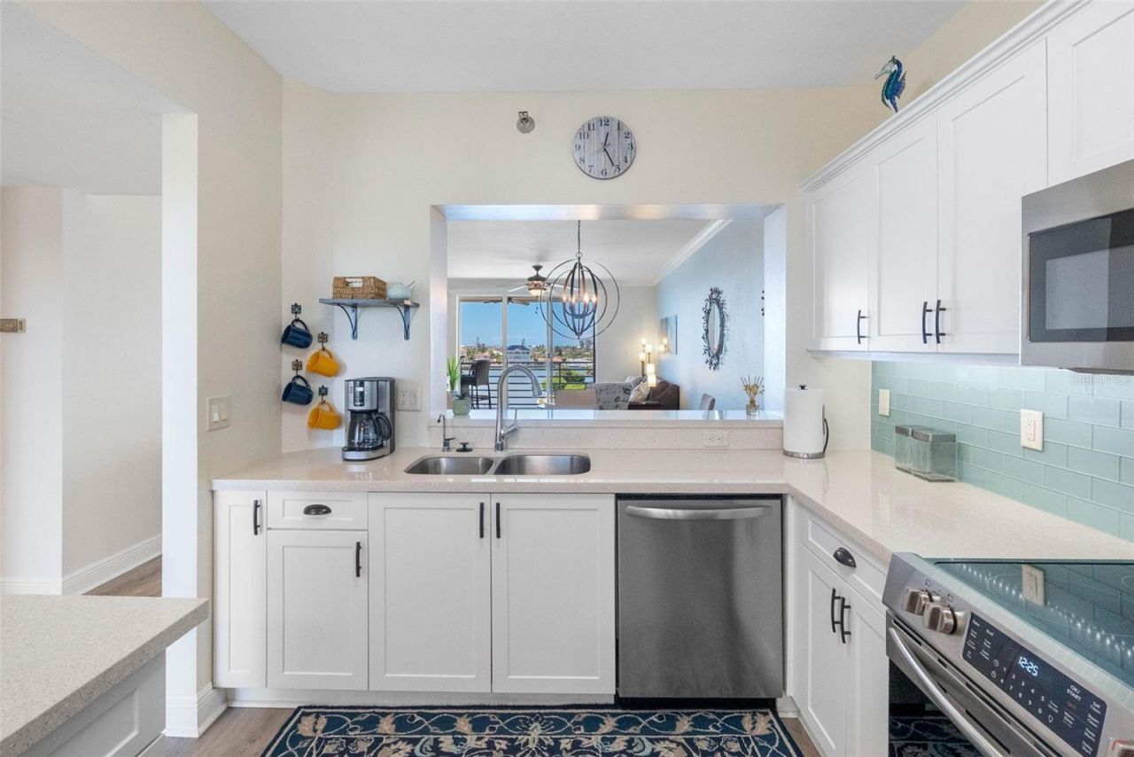 7902 Sailboat Key Boulevard S, Unit 407, South Pasadena, FL 33707 Photo