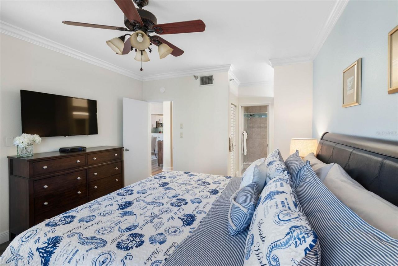 7902 Sailboat Key Boulevard S, Unit 407, South Pasadena, FL 33707 Photo