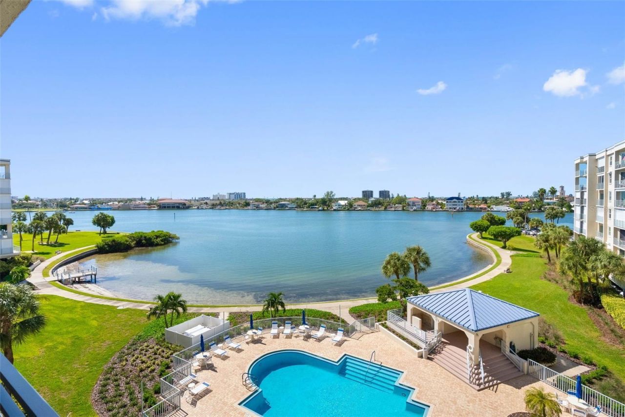 7902 Sailboat Key Boulevard S, Unit 407, South Pasadena, FL 33707 Photo