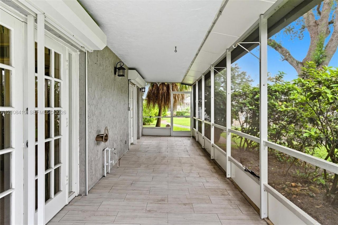 7556 Stirling Rd , Unit 124, Davie, FL 33024 Photo