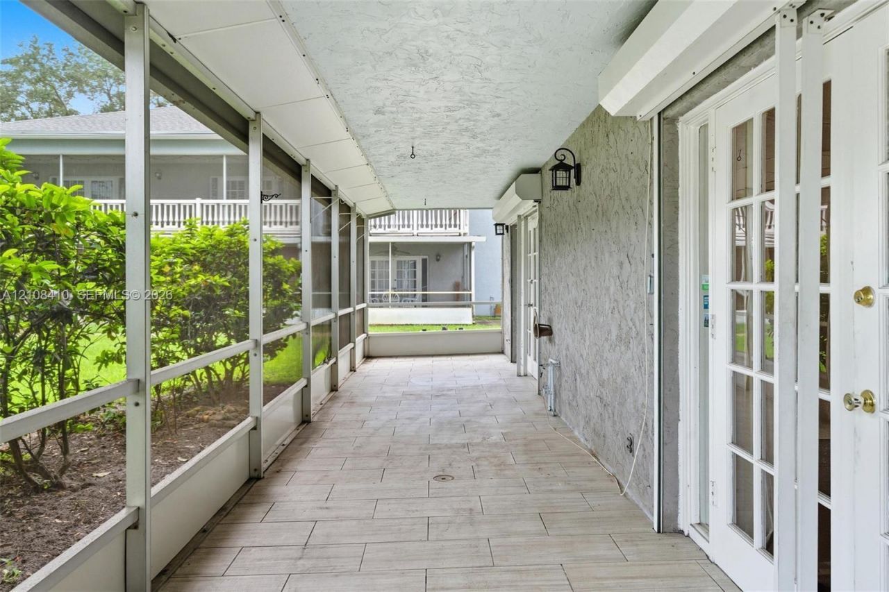 7556 Stirling Rd , Unit 124, Davie, FL 33024 Photo