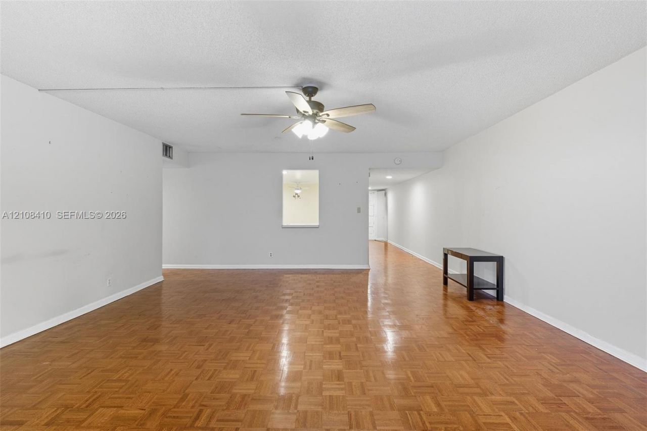 7556 Stirling Rd , Unit 124, Davie, FL 33024 Photo