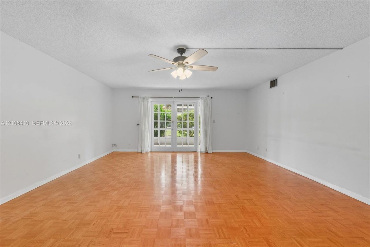 7556 Stirling Rd , Unit 124, Davie, FL 33024 Photo