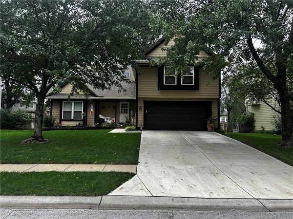 811 N Mesa Street, Olathe, KS 66061