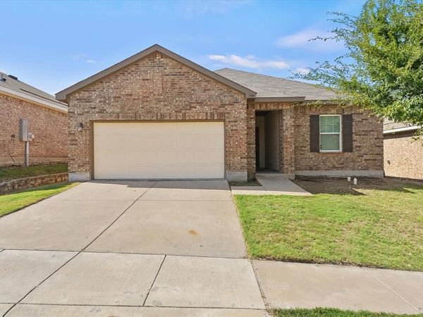 739 Wellington Drive , Lavon, TX 75166