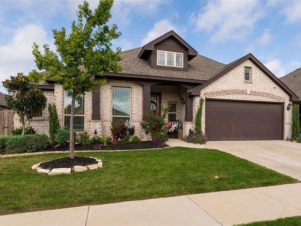 1020 Longbow Drive, Godley, TX 76044