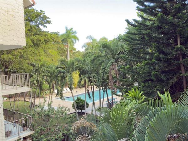 6900 N Kendall Dr , Unit A304, Pinecrest, FL 33156