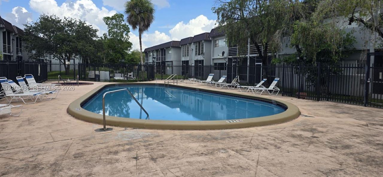 7320 NW 85th Ct, Unit 102, Tamarac, FL 33321 Photo