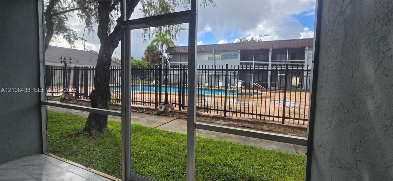 7320 NW 85th Ct, Unit 102, Tamarac, FL 33321 Photo