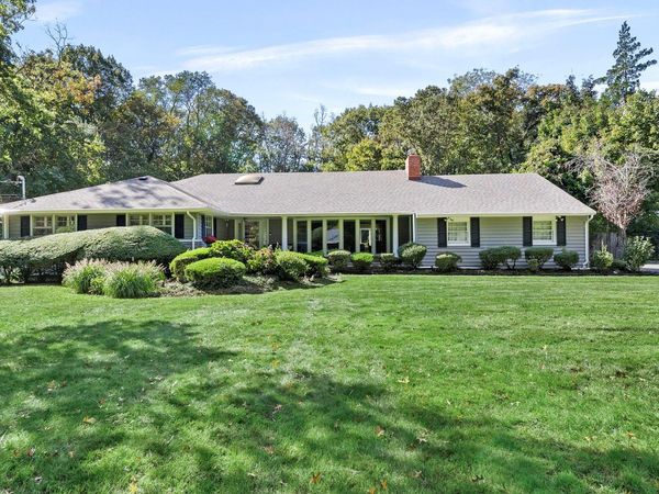 49 Salem Ridge Drive, Huntington, NY 11743