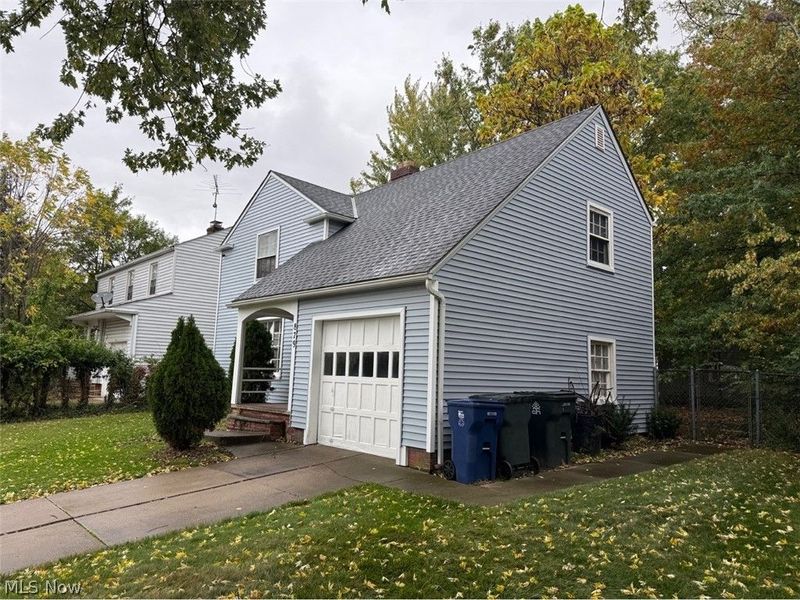 879 Medford Road, Cleveland Heights, OH 44121 Photo 2