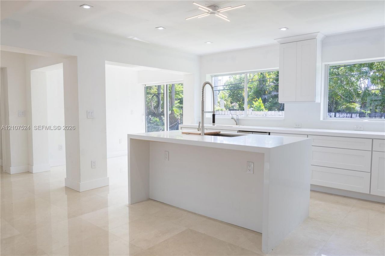 310 190th St , Sunny Isles Beach, FL 33160 Photo