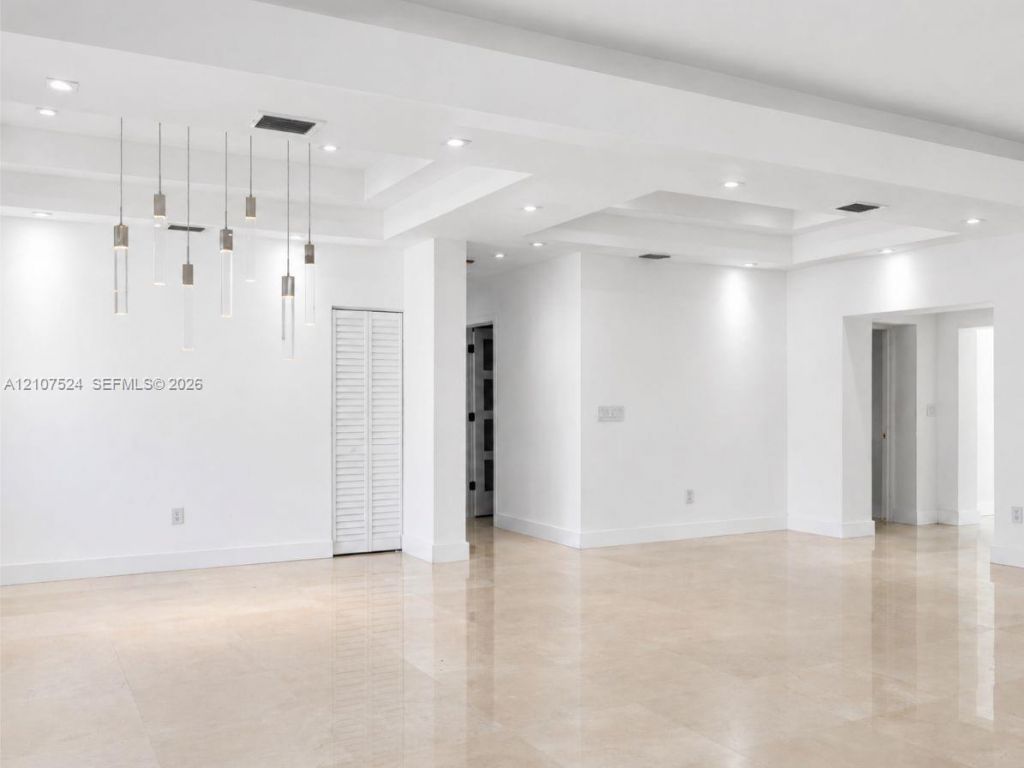 310 190th St , Sunny Isles Beach, FL 33160 Photo