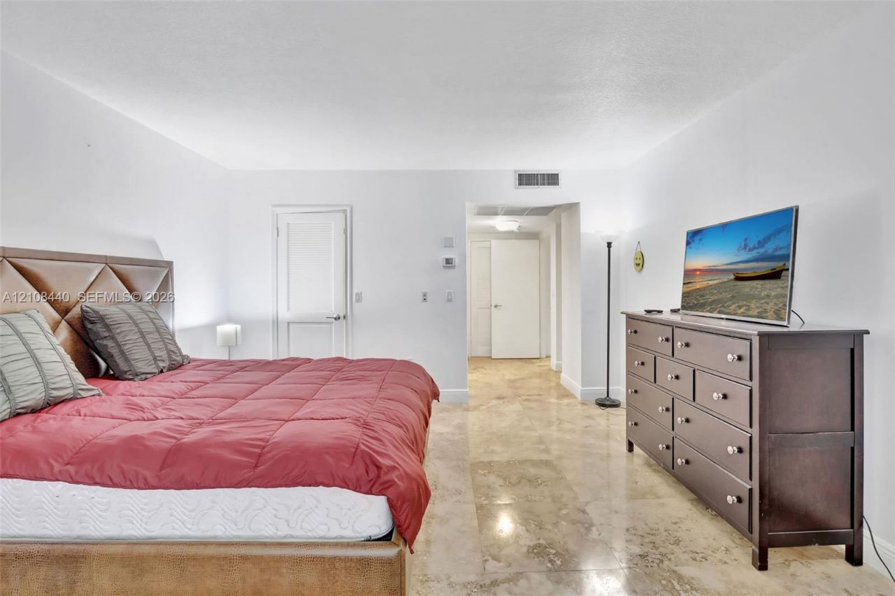 9801 Collins Ave , Unit 3T, Bal Harbour, FL 33154 Photo