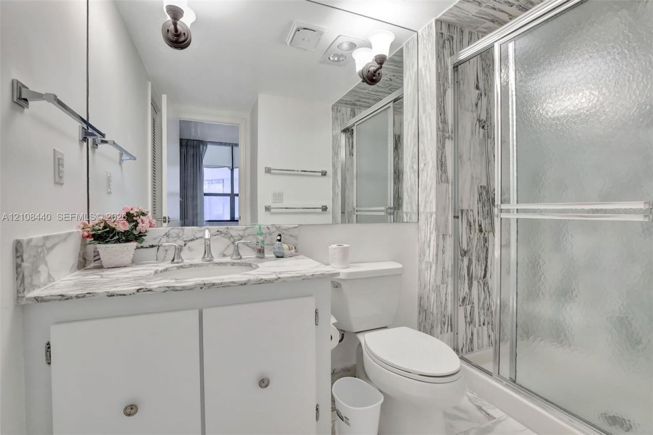 9801 Collins Ave , Unit 3T, Bal Harbour, FL 33154 Photo