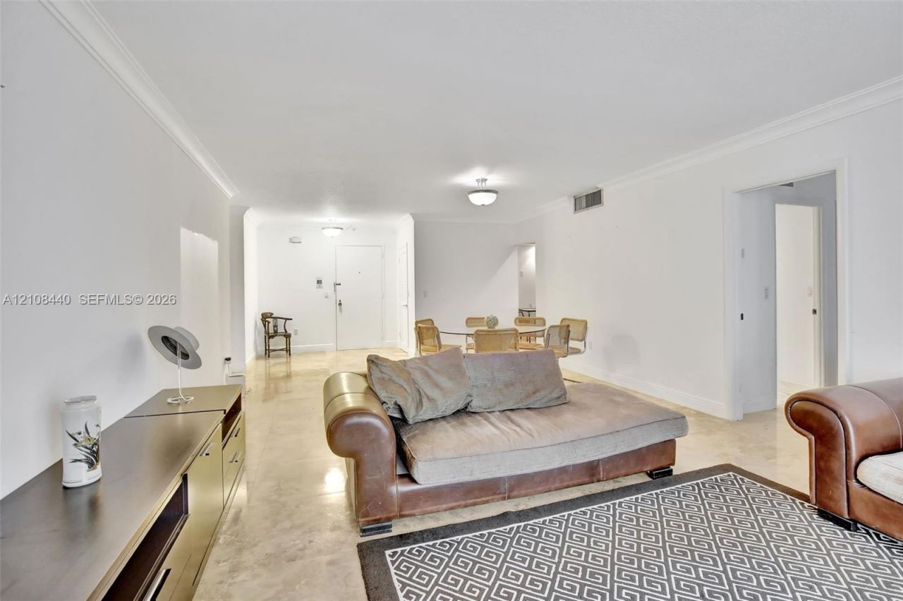 9801 Collins Ave , Unit 3T, Bal Harbour, FL 33154 Photo