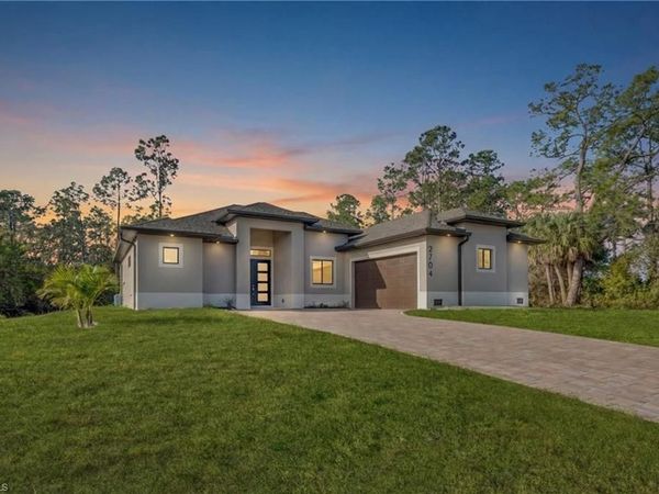 2704 E 15th ST , LEHIGH ACRES, FL 33972