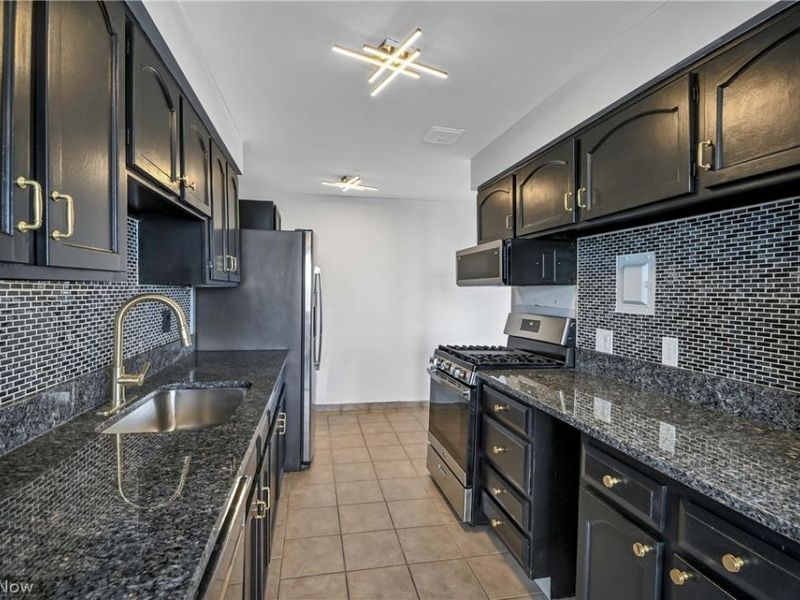 12900 Lake Avenue, Unit 1224, Lakewood, OH 44107 Photo 12