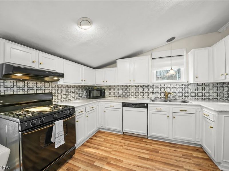 131 N Walnut Street, Ravenna, OH 44266 Photo 13