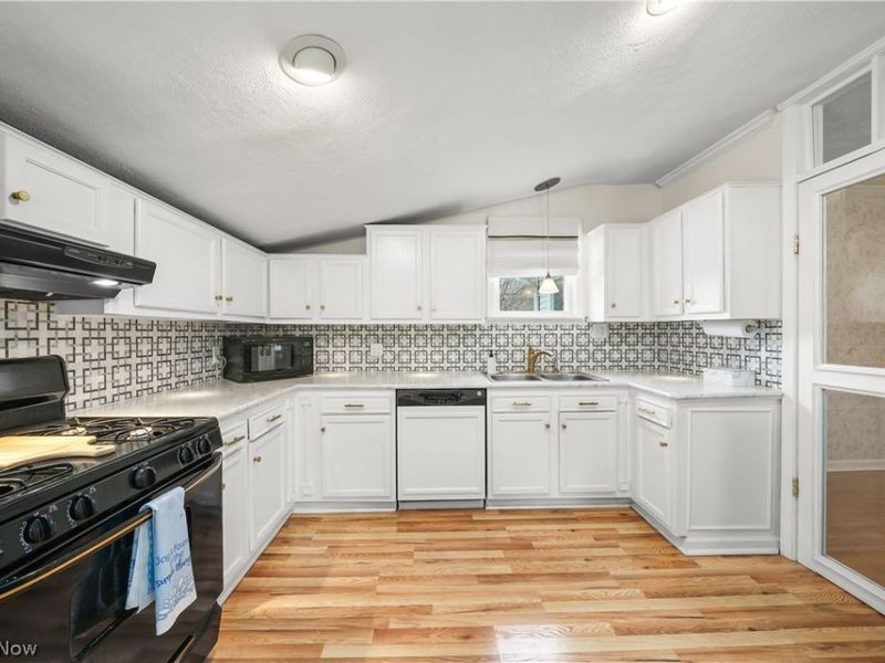 131 N Walnut Street, Ravenna, OH 44266 Photo 16