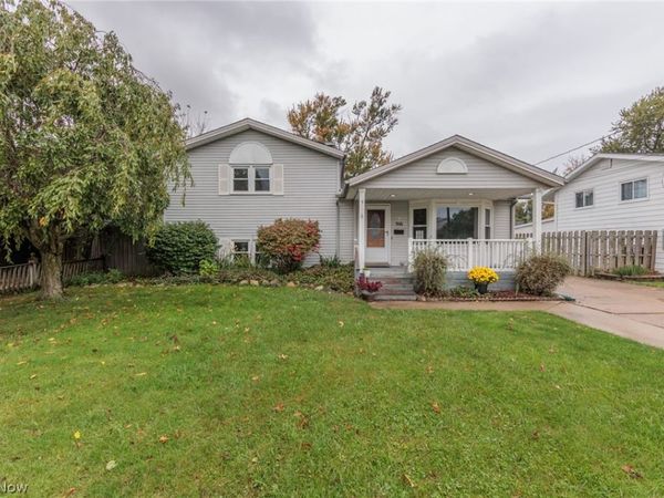 916 West Drive, Sheffield Lake, OH 44054