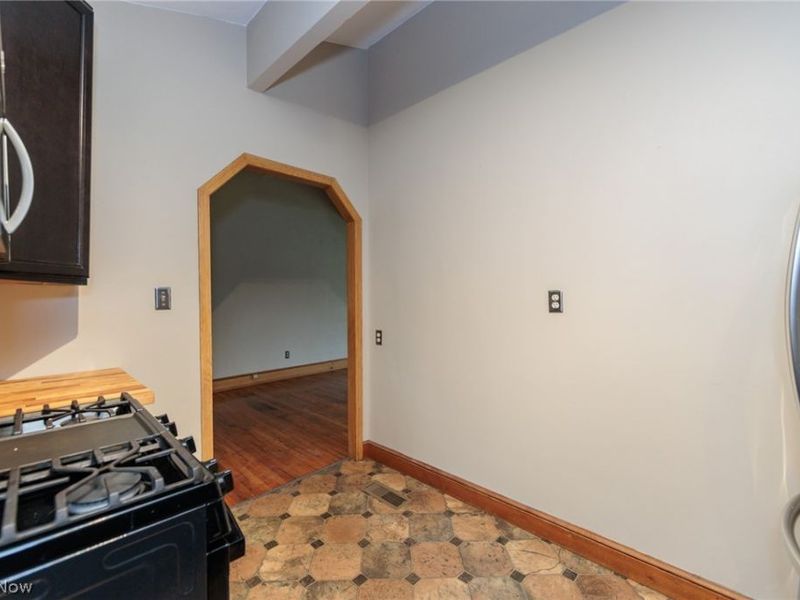 916 West Drive, Sheffield Lake, OH 44054 Photo 13