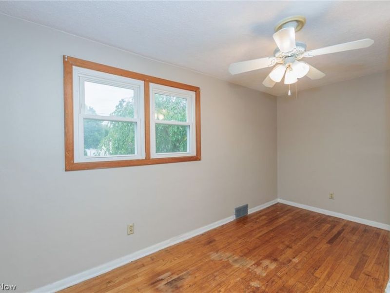 916 West Drive, Sheffield Lake, OH 44054 Photo 22
