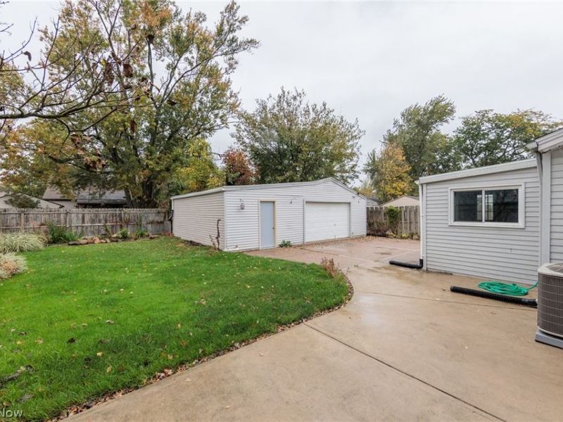 916 West Drive, Sheffield Lake, OH 44054 Photo 43