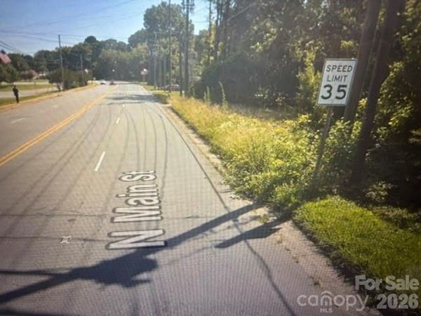512 N Main Street , Lowell, NC 28098