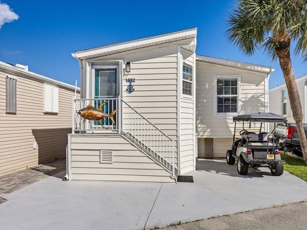 1092 NETTLES Boulevard, Jensen Beach, FL 34957