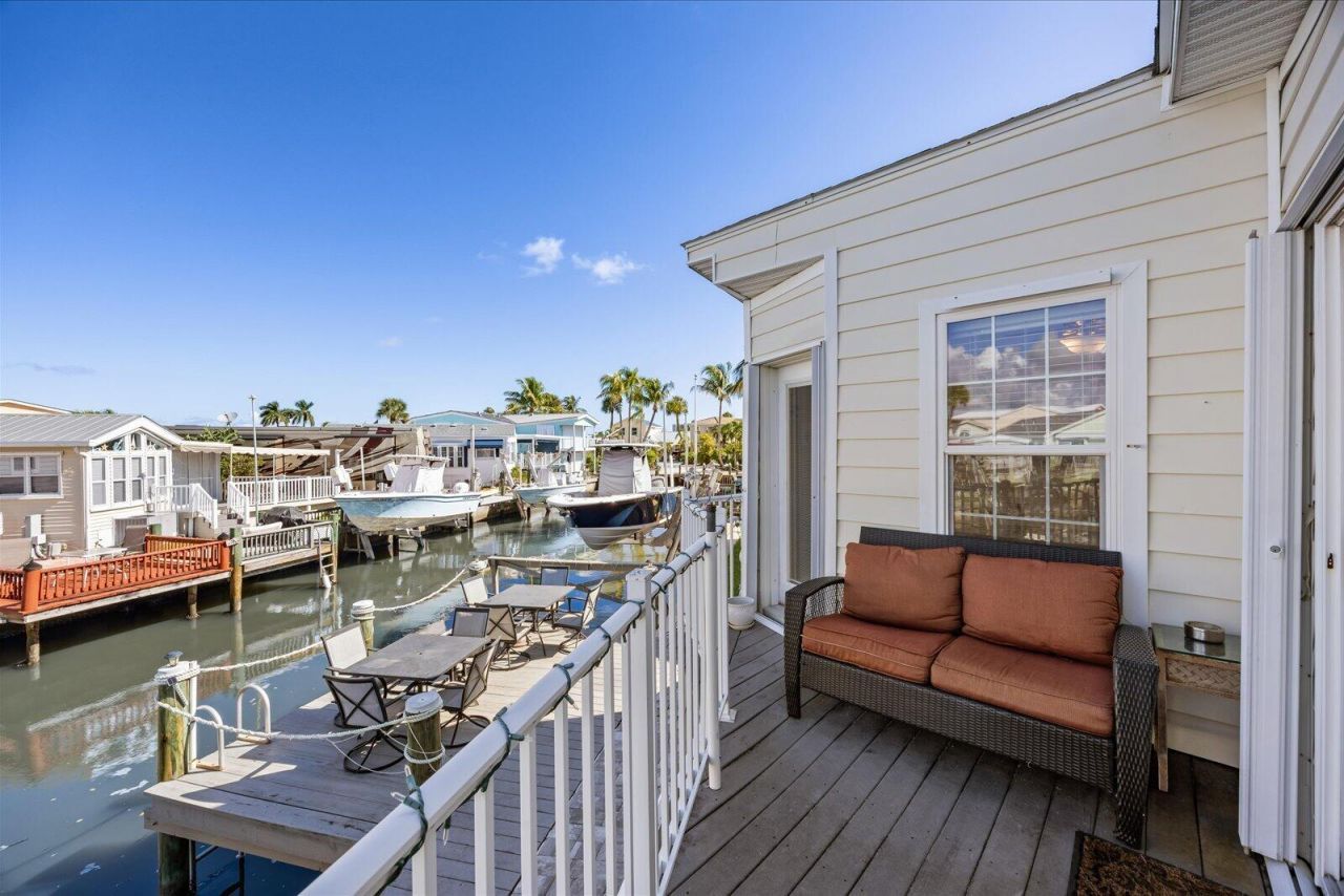 1092 Nettles Boulevard, Jensen Beach, FL 34957 Photo
