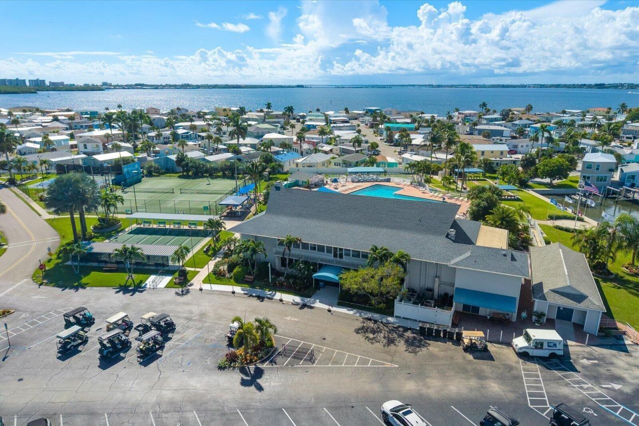 1092 Nettles Boulevard, Jensen Beach, FL 34957 Photo