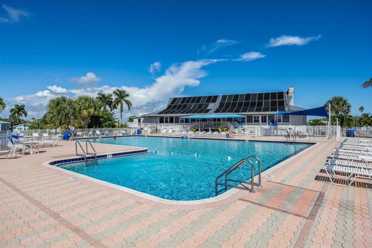1092 Nettles Boulevard, Jensen Beach, FL 34957 Photo