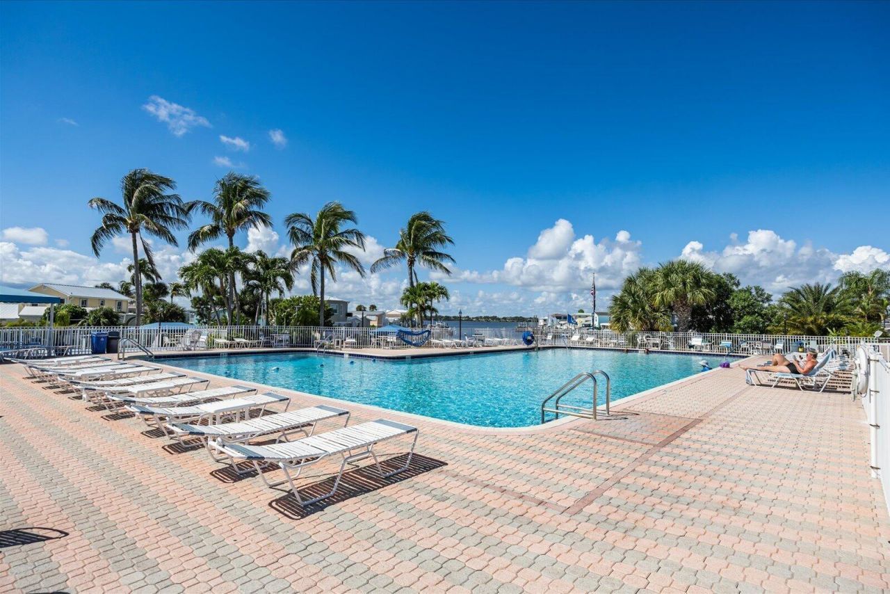 1092 Nettles Boulevard, Jensen Beach, FL 34957 Photo