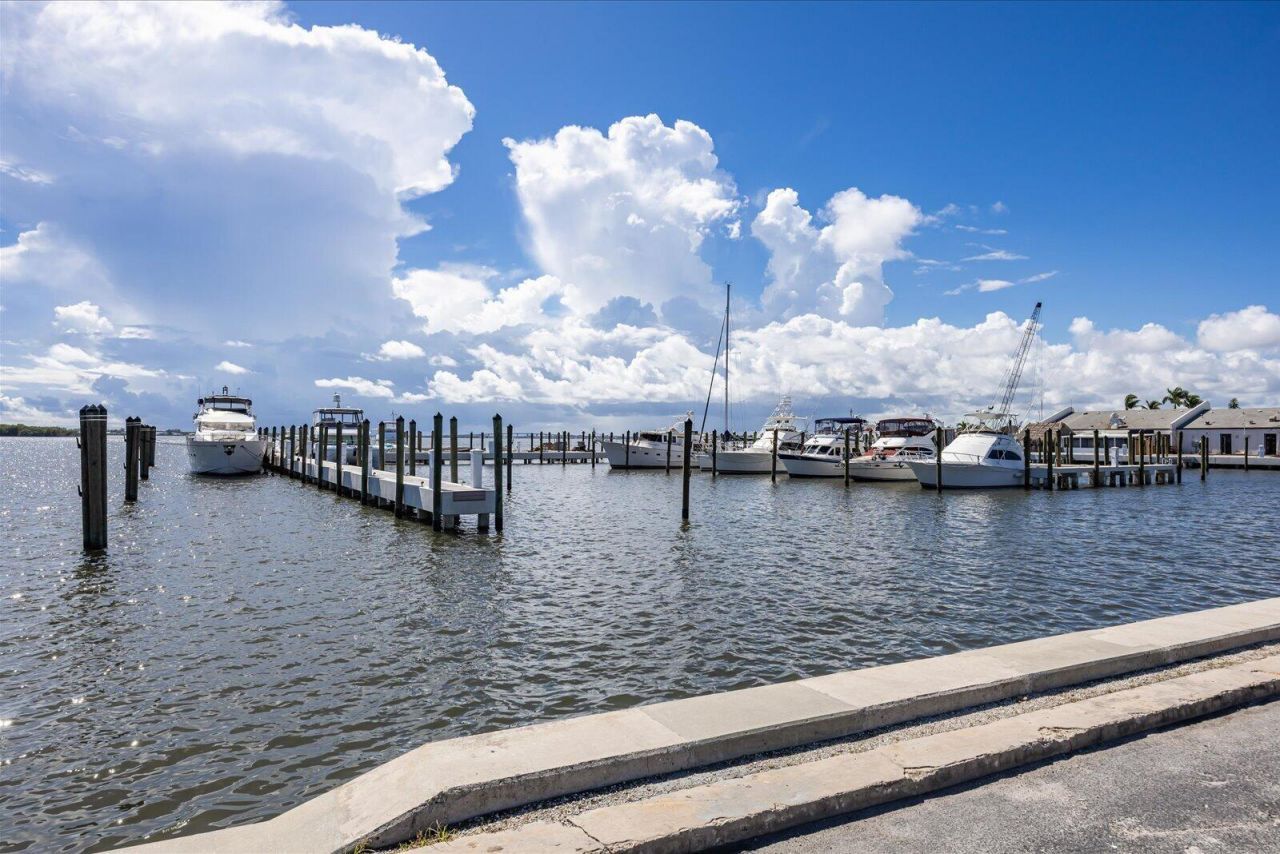 1092 Nettles Boulevard, Jensen Beach, FL 34957 Photo