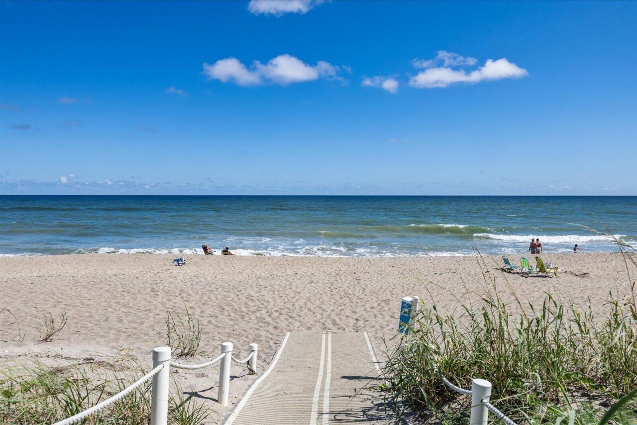 1092 Nettles Boulevard, Jensen Beach, FL 34957 Photo