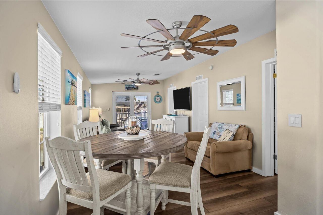 1092 Nettles Boulevard, Jensen Beach, FL 34957 Photo