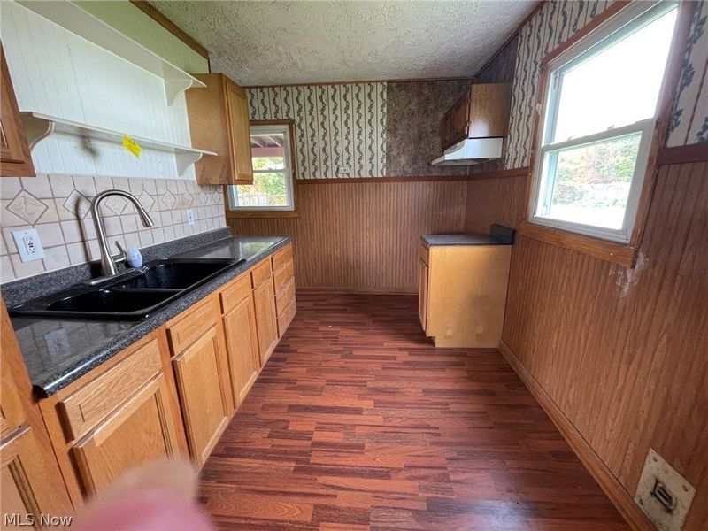 1933 Bollinger Avenue NE, Canton, OH 44705 Photo 12