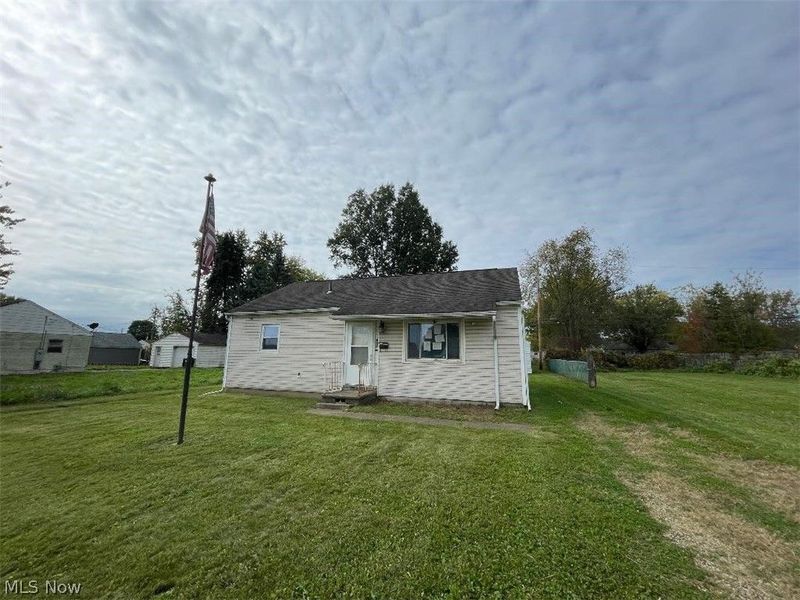 1933 Bollinger Avenue NE, Canton, OH 44705 Photo 4