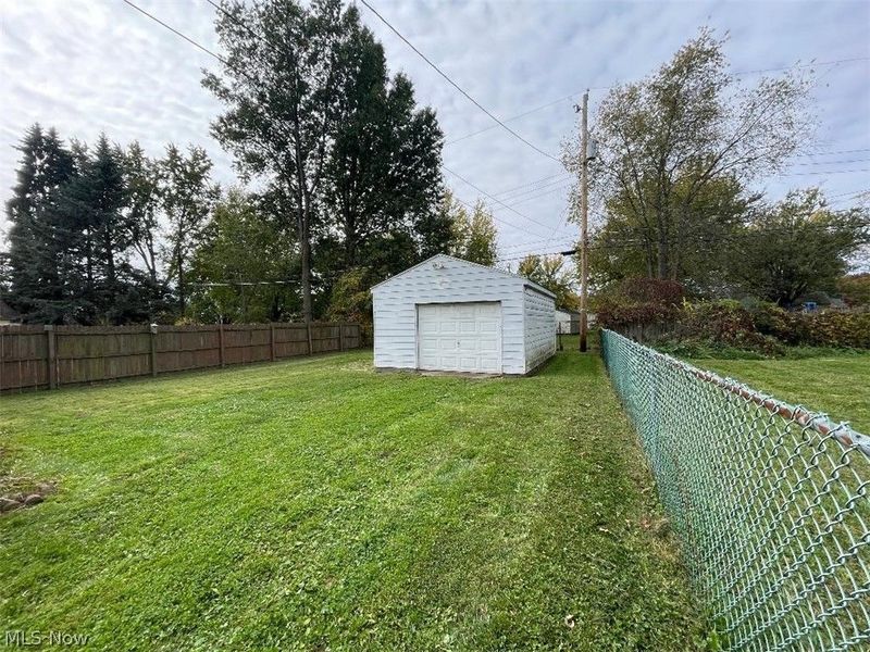 1933 Bollinger Avenue NE, Canton, OH 44705 Photo 5
