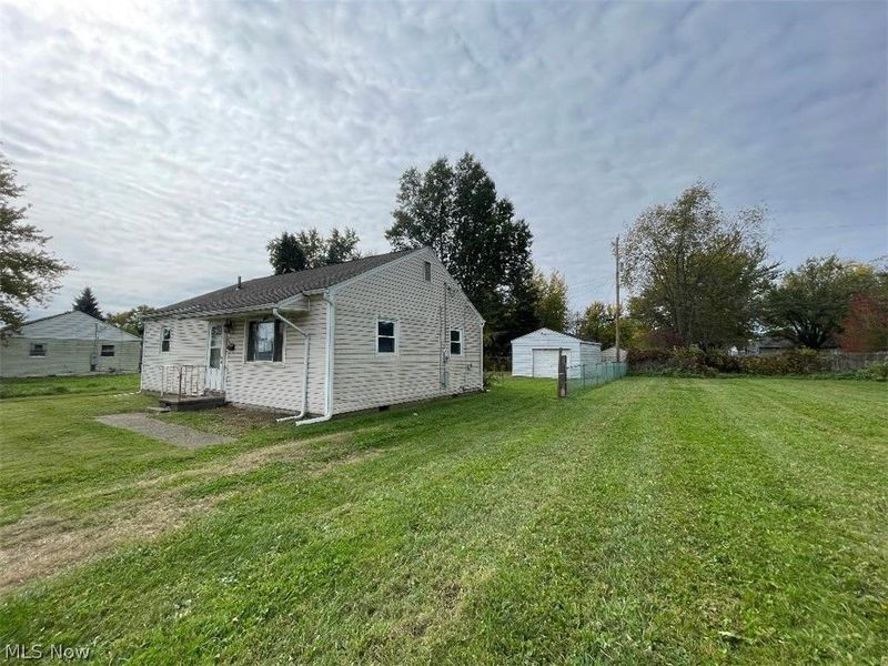 1933 Bollinger Avenue NE, Canton, OH 44705 Photo 6
