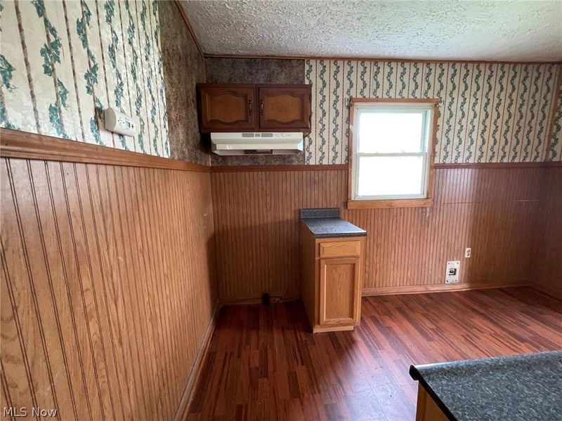 1933 Bollinger Avenue NE, Canton, OH 44705 Photo 9