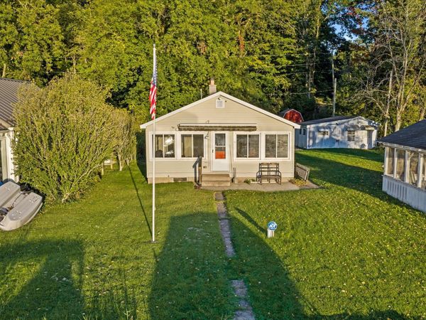 58501 Smith Lake Drive, Dowagiac, MI 49047