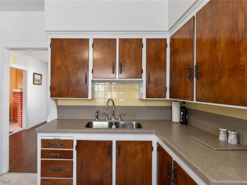 13513 Maplerow Avenue, Garfield Heights, OH 44105 Photo 3