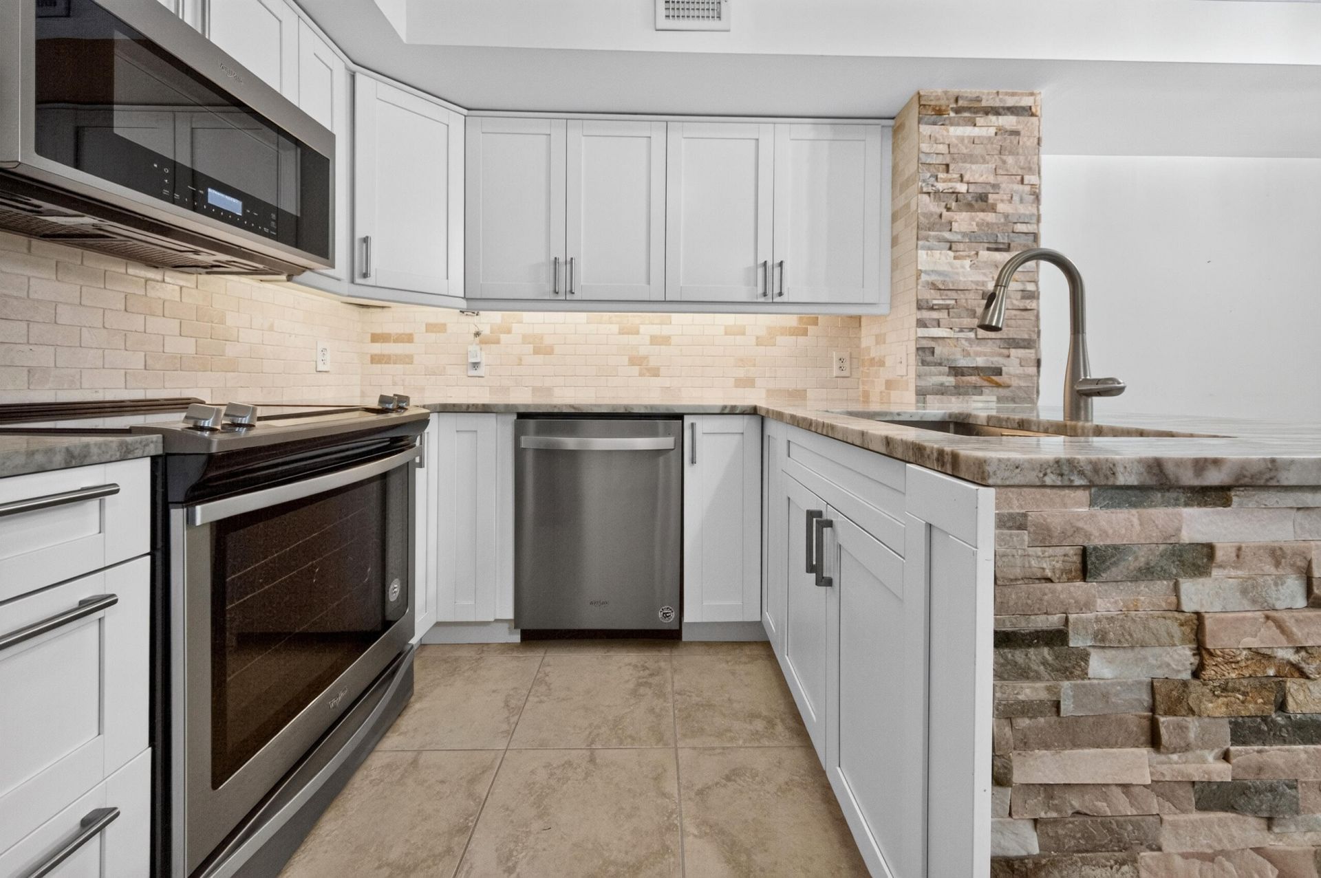 131 Yacht Club Way, Unit 109, Hypoluxo, FL 33462 Photo