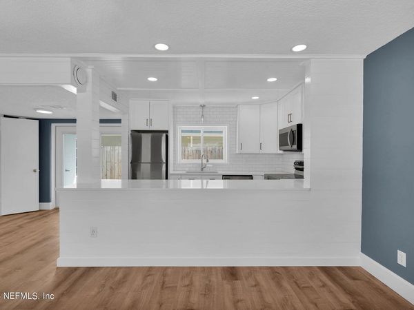 1413 4TH Street N, Jacksonville Beach, FL 32250