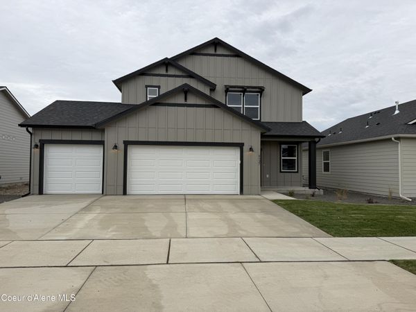 4527 E Rare Fox AVE , Post Falls, ID 83854