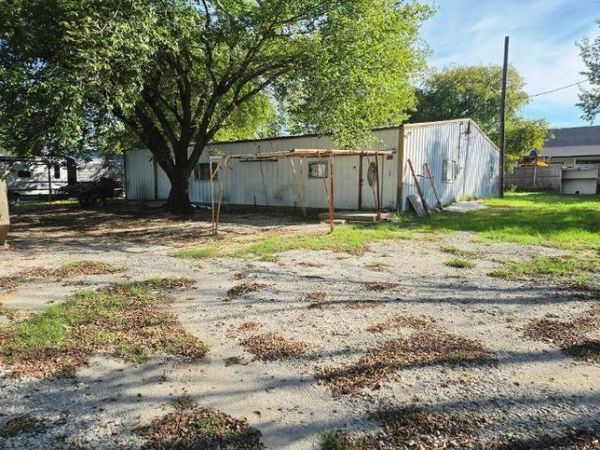 206 N Stadium Drive , Alvord, TX 76225