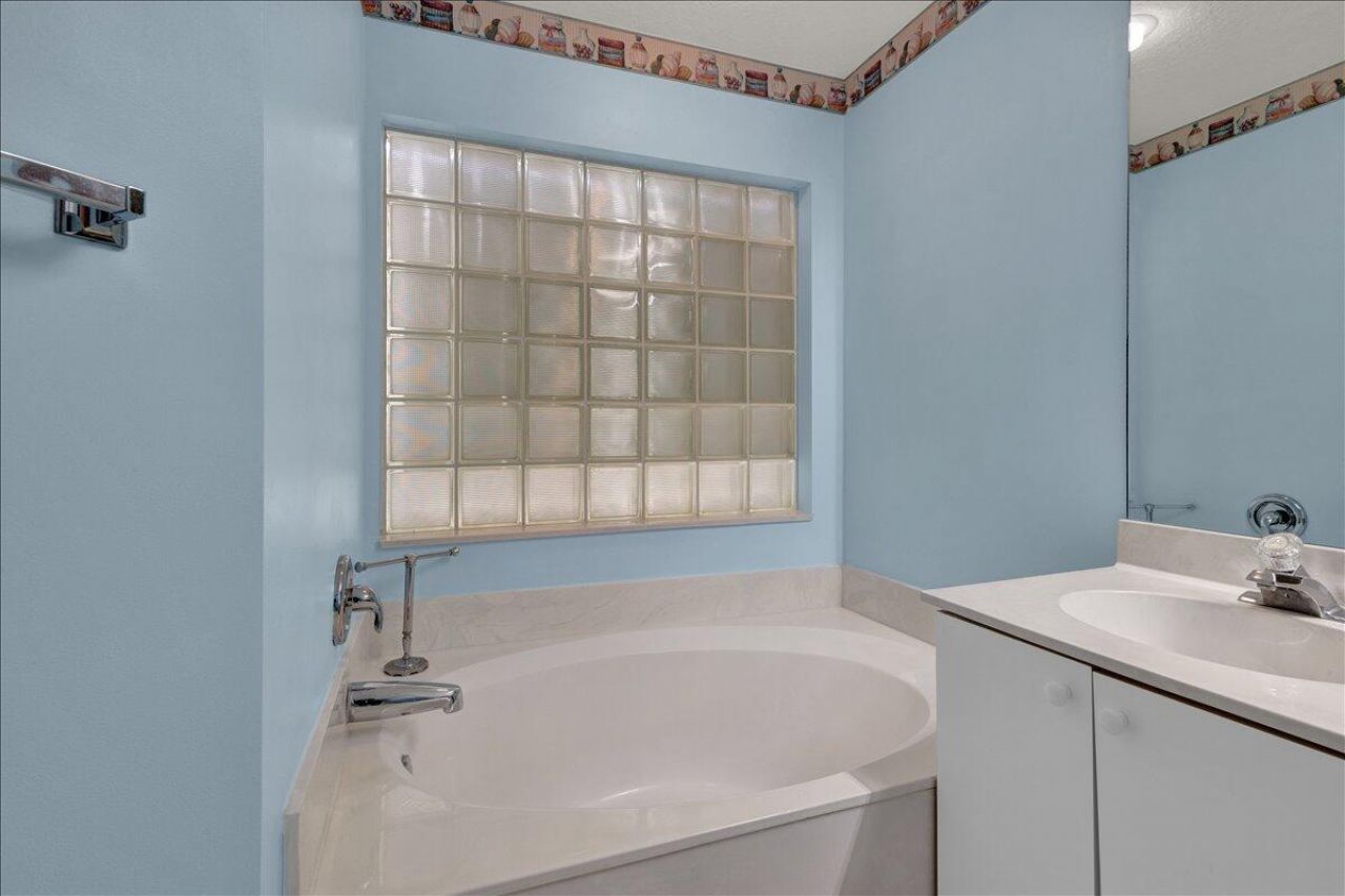 7119 SE Twin Oaks Circle, Stuart, FL 34997 Photo