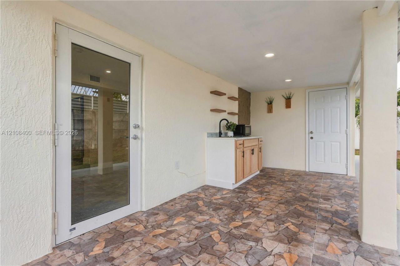 2551 SW 53rd Ave, West Park, FL 33023 Photo